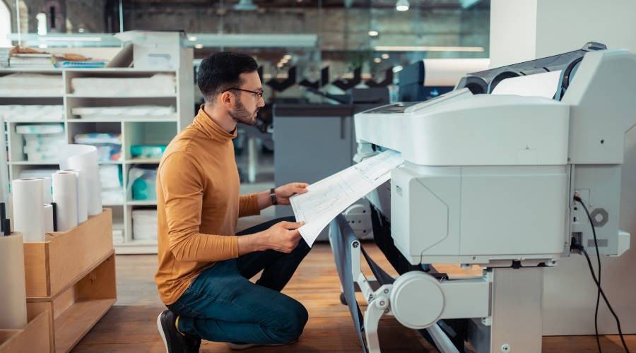 Drukwerk laten maken op aanvraag Papier uit de drukpers